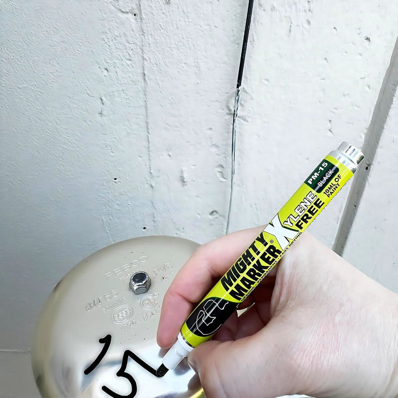 Piloto marcador industrial negro de pintura permanente