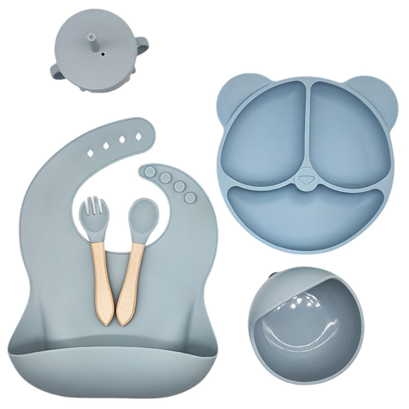 Plato De Silicona Para Bebé Con Divisiones + Set De Alimentación Completo Con Babero Recolector, Tazón, Vaso Con Pajilla Y Cubiertos (6 Piezas). Color azul claro.