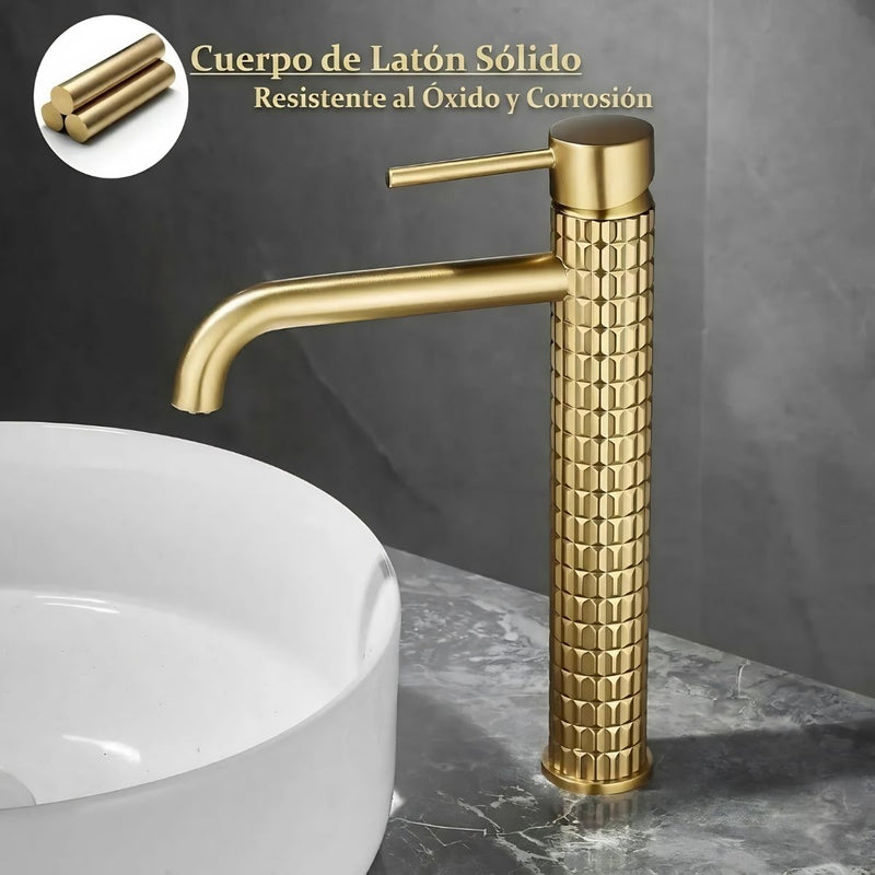 Llave De Lavamanos Individual. Grifo De Lavabo Color dorado. Pluma. Modelo alto (28.5cm). Incluye dos mangueras flexibles de 60cm.