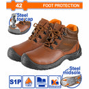 Botas de seguridad de Cuero Talla 42 Punta y Entresuela de Acero. Cierre con cordones. A prueba de agua. Se vende en par.