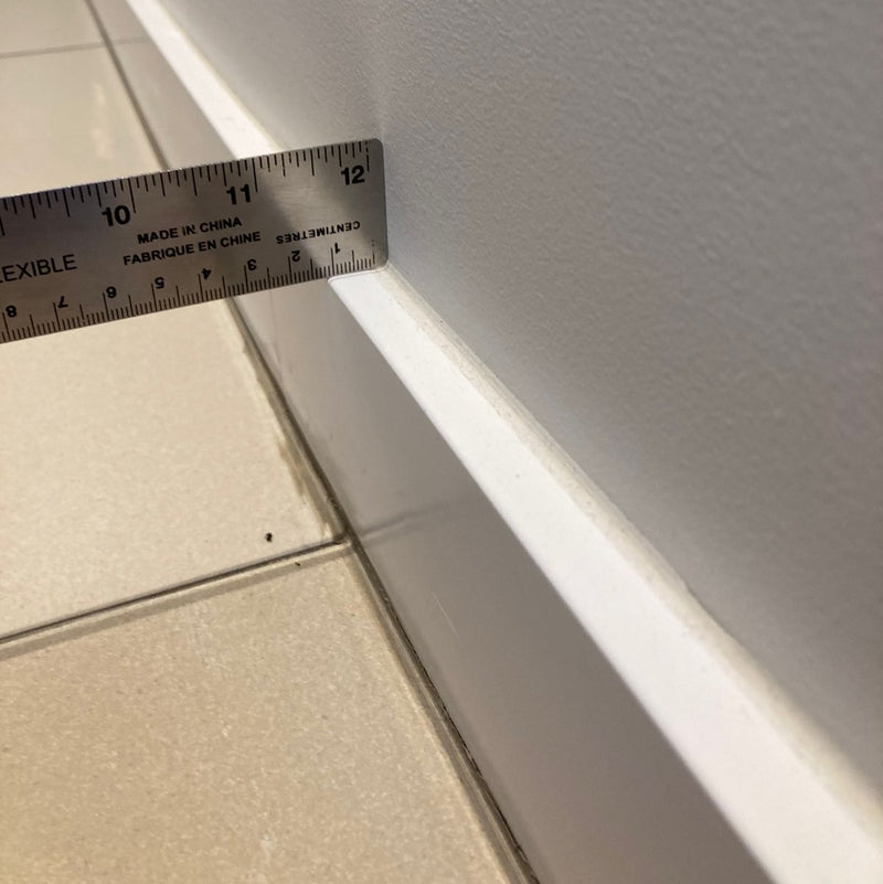 Zocalo EPS / PVC resistente para interiores color blanco 70x12x2900mm