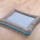 Cama suave de tela para mascotas. Tamaño 55x45cm. Peso 5-13kg. Color Azul.