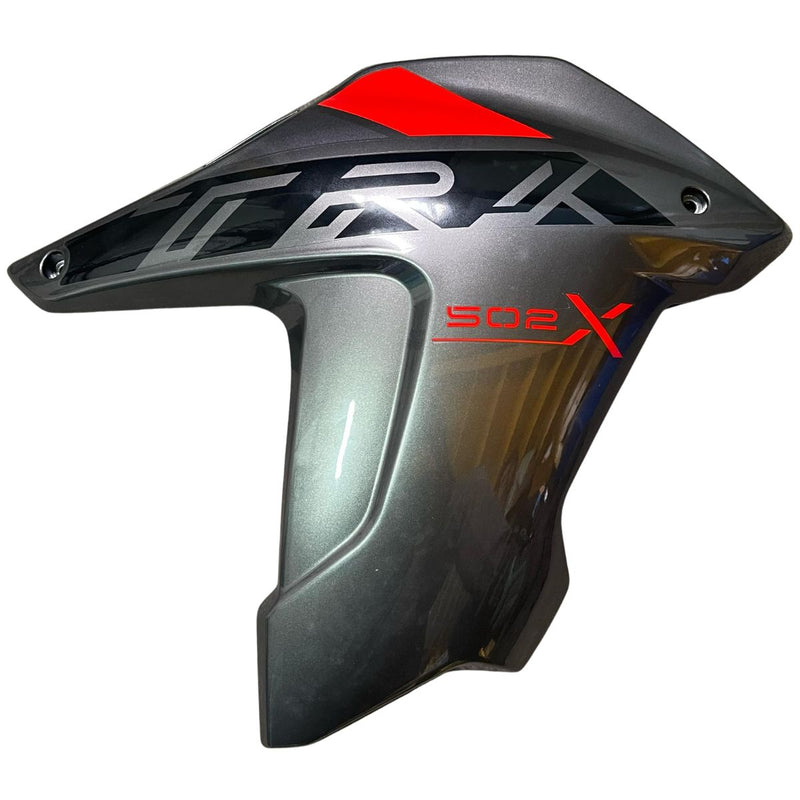 Covertor frontal derecho gris con calcomanias (TRK502X)