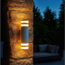Lámpara de pared exterior LED Blanca de 10W con luz cálida de 3000K y 900 lúmenes.