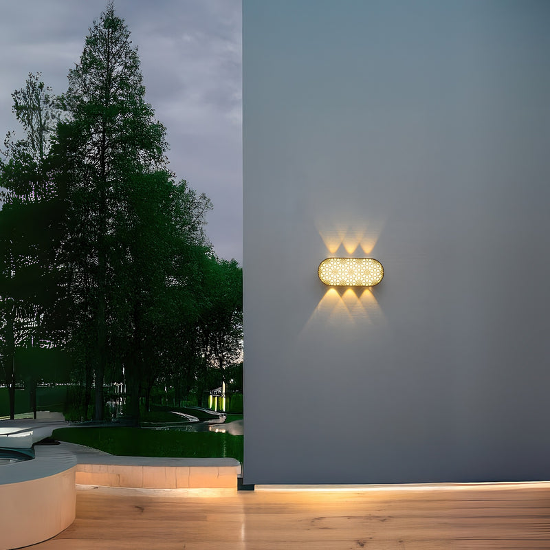 Lámpara de Pared de Exterior  Dorada LED 12W, luz cálida de 3000K y 1050 lúmenes.