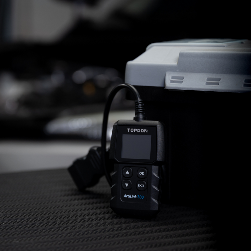 Escáner detector de fallas para auto. Herramienta de exploración de diagnóstico OBD2