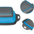 Colador plegable de silicona, color azul.