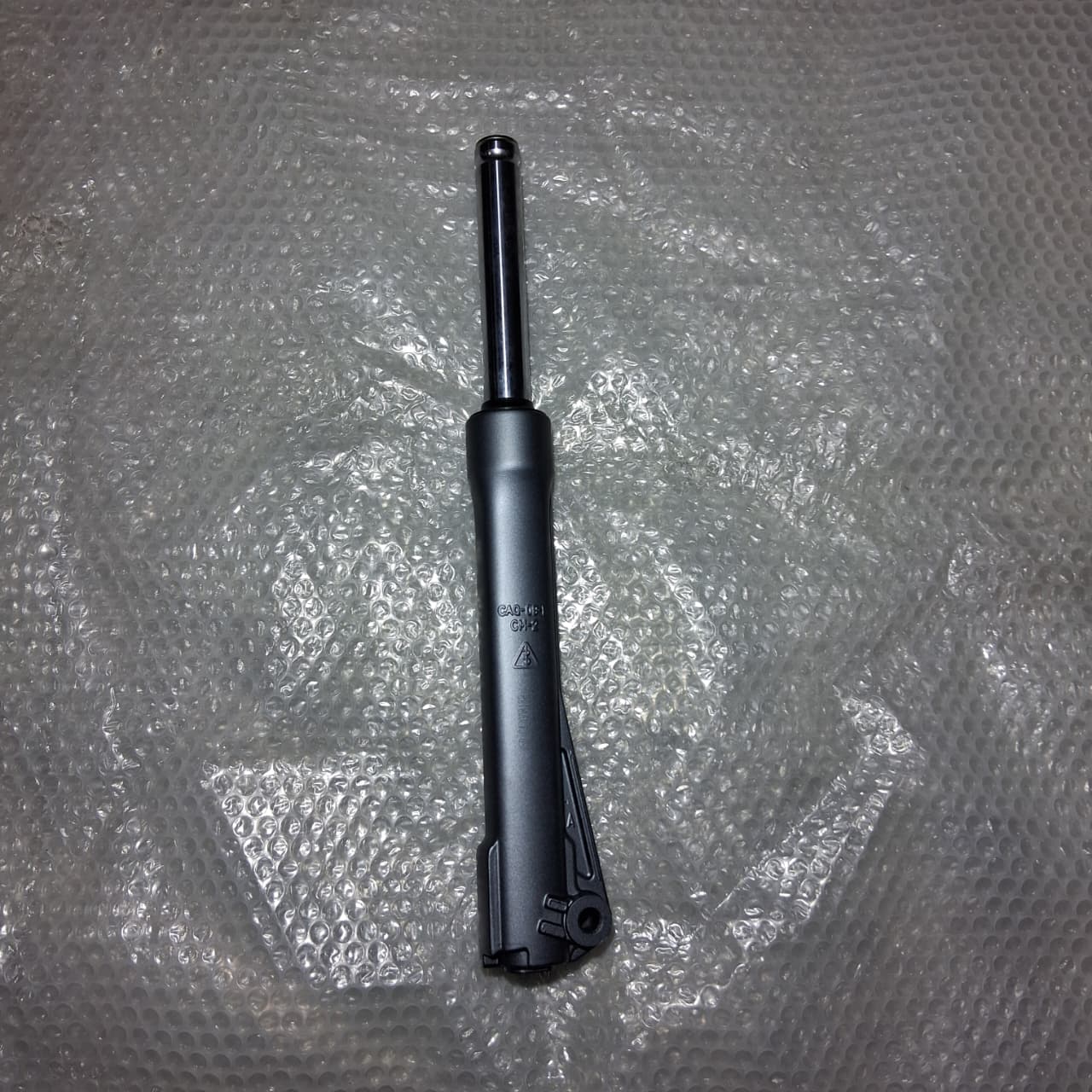 Amortiguador delantero izquierdo (K-BLADE125)