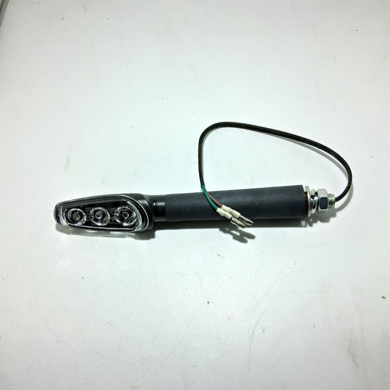 Direccional delantera derecha (TNT135)