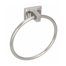 Toallero de argolla. Cuerpo acero inoxidable. Acabado cromo