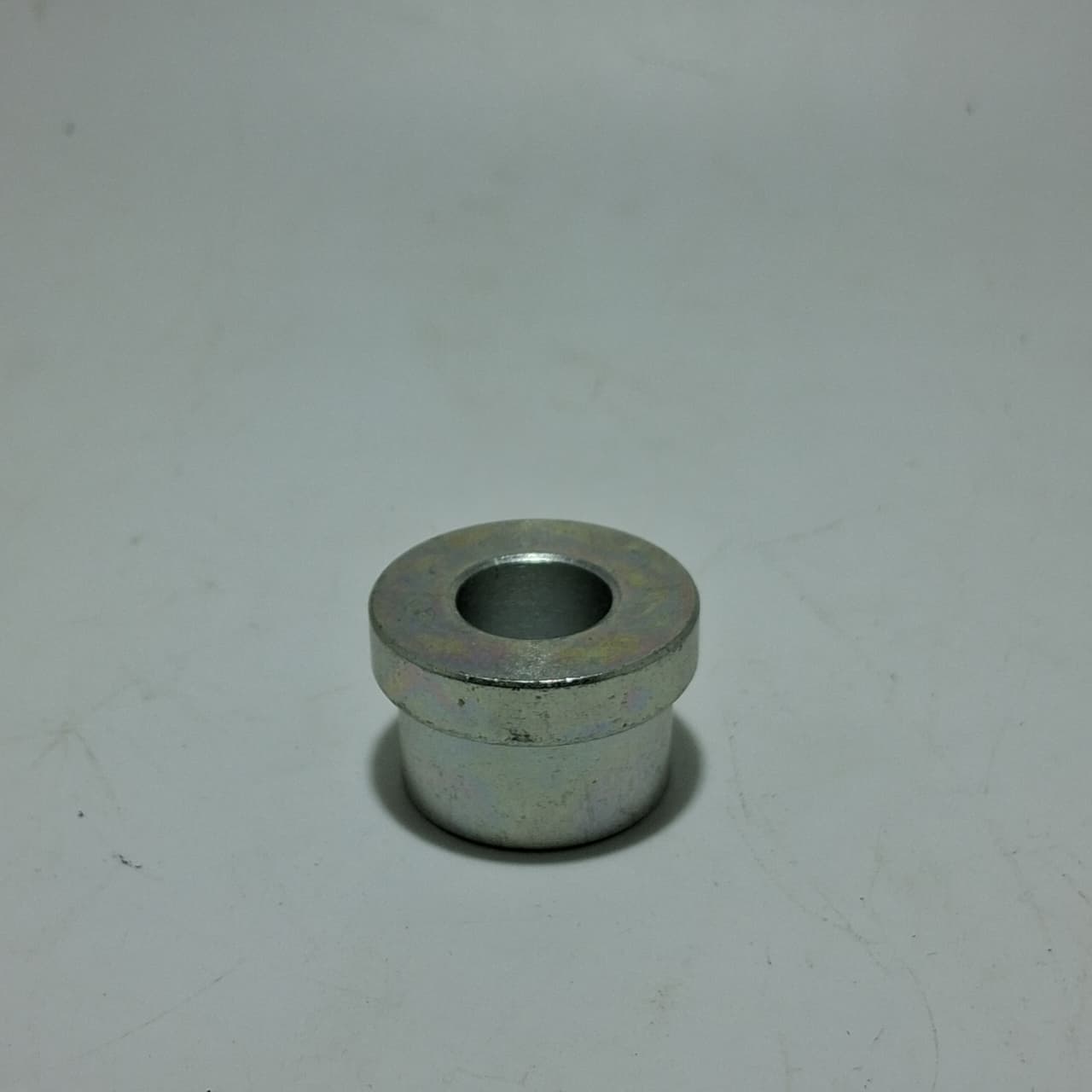 Buje izquierdo de rueda trasera (LEONCINO250 / TNT25 / TRK251)