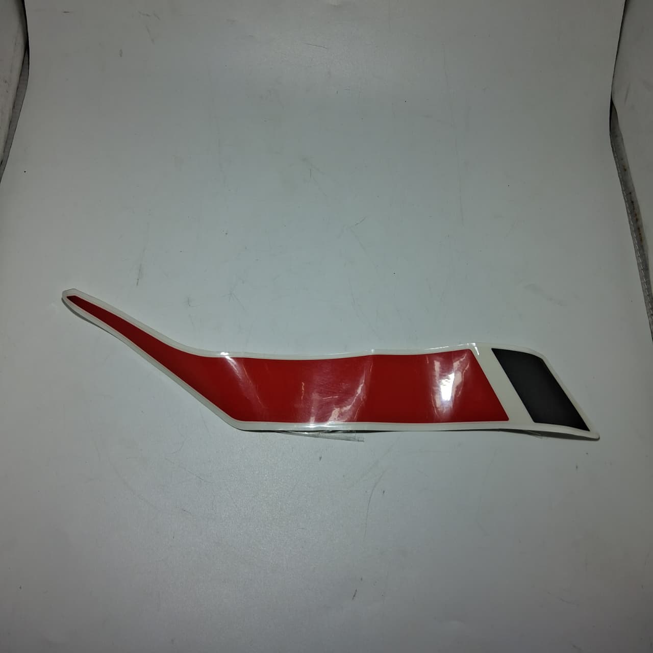 Calcomania izquierda del covertor trasero (TRK502X)