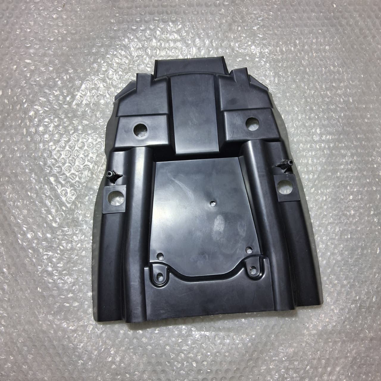 Base de guardabarros trasero (TX200)