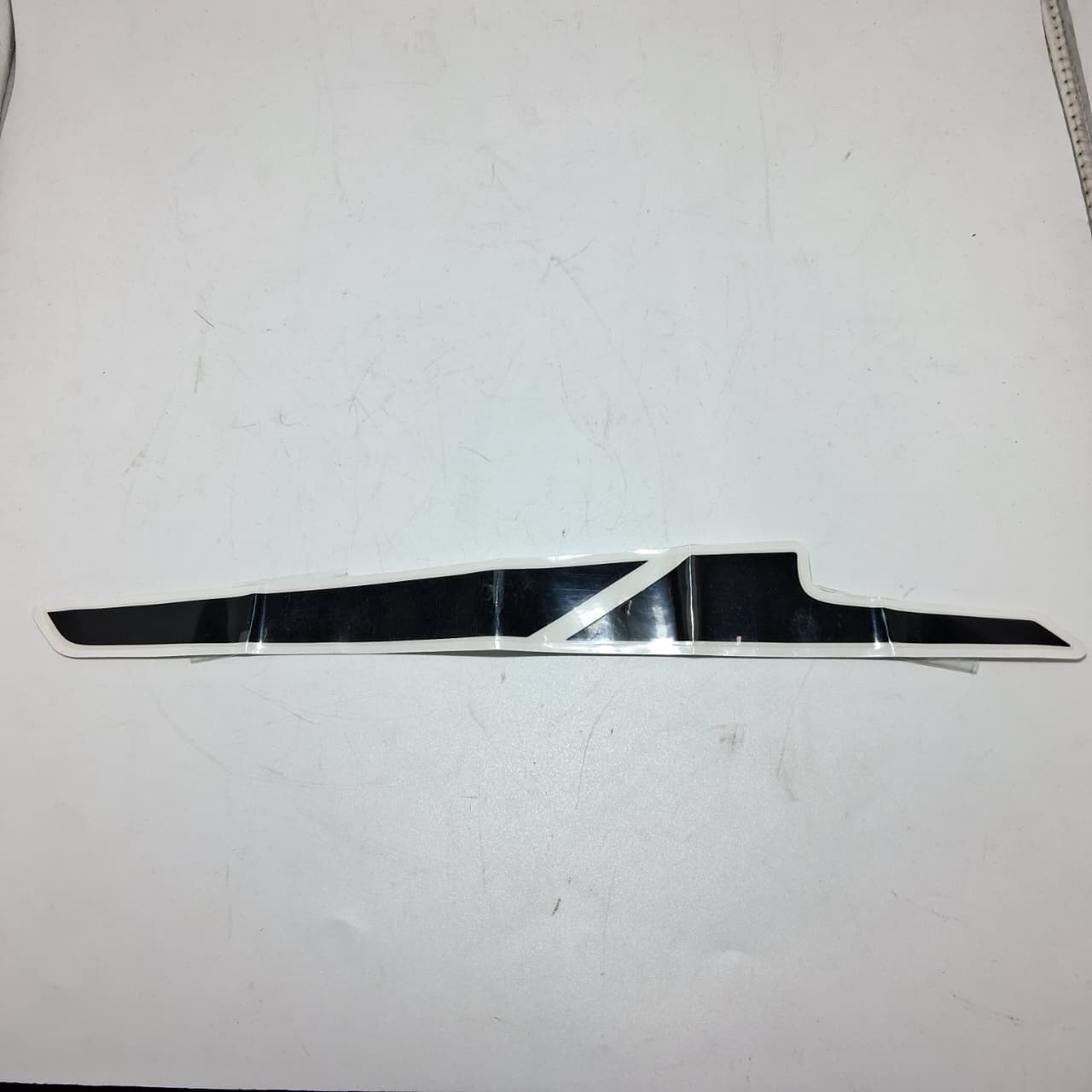 Calcomania placa decorativa frontal izquierda (TRK502X)