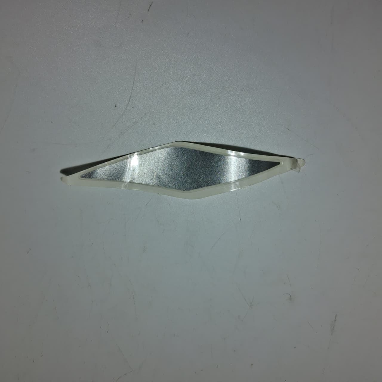 Calcomania placa decorativa frontal izquierda (TRK502X)