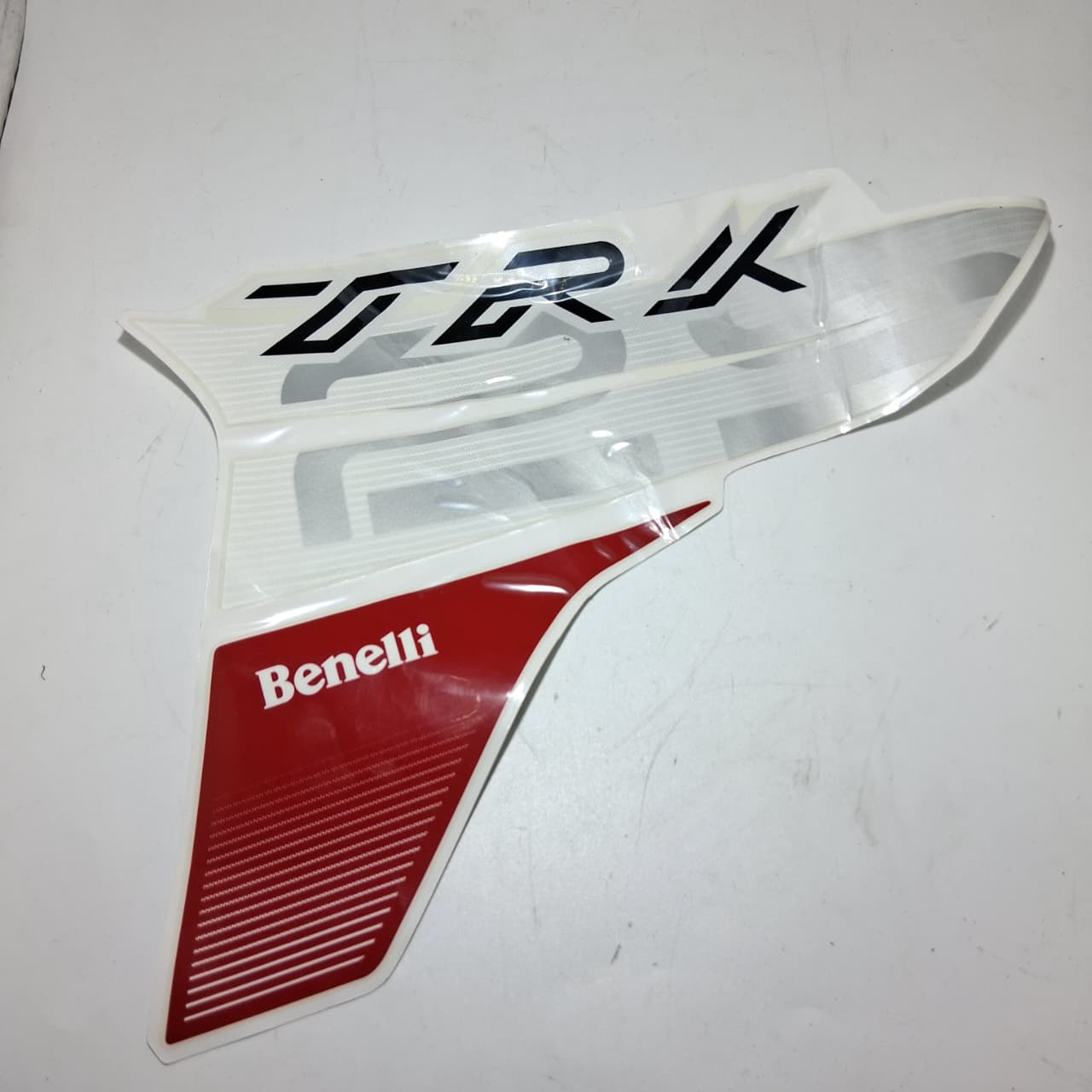 Calcomania covertor delantero izquierdo (TRK251)