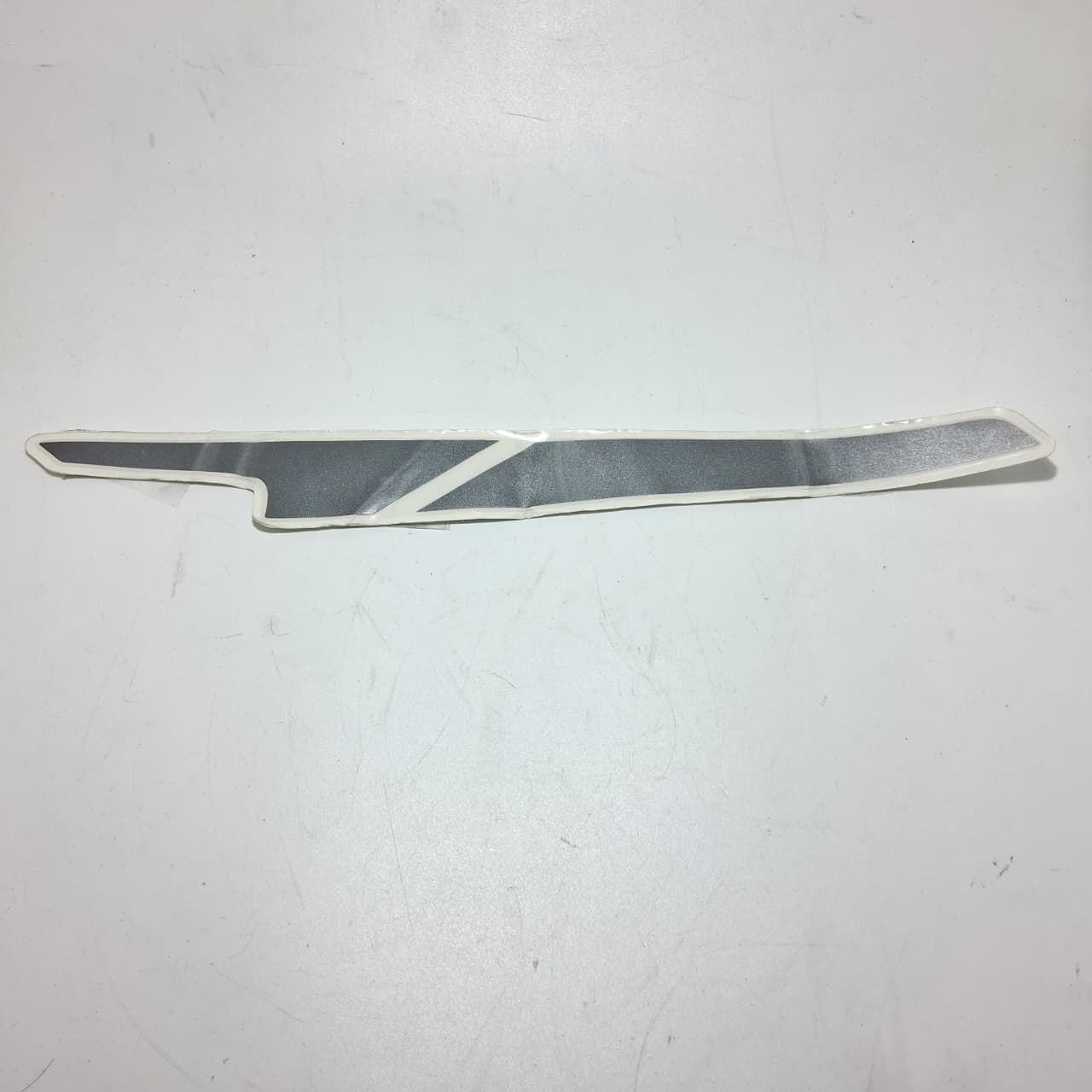 Calcomania placa decorativa frontal izquierda (TRK502X)