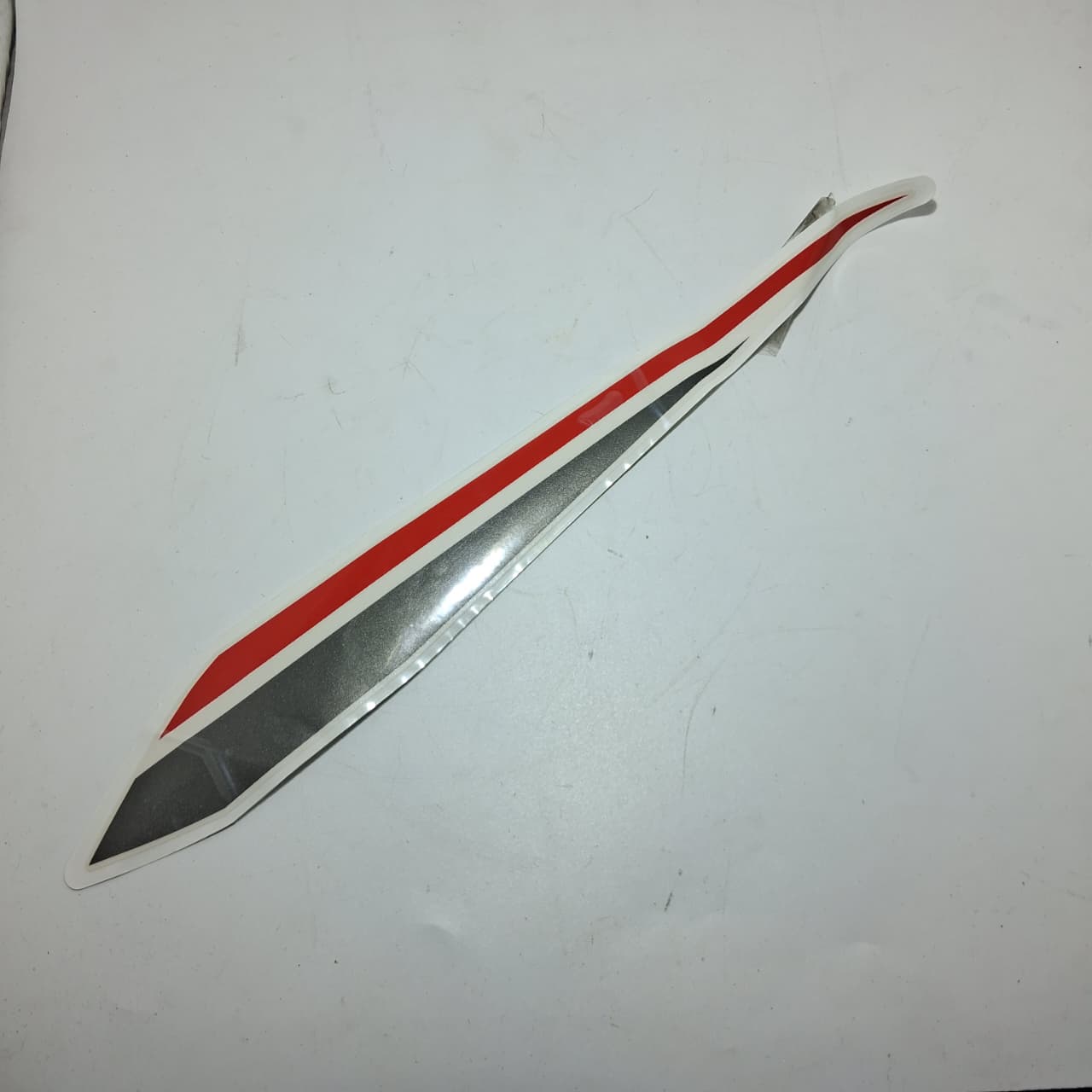 Calcomania izquierda trasera blanca (RKG150)