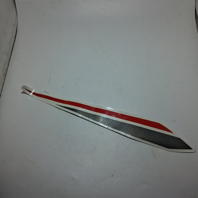 Calcomania derecha trasera blanca (RKG150)