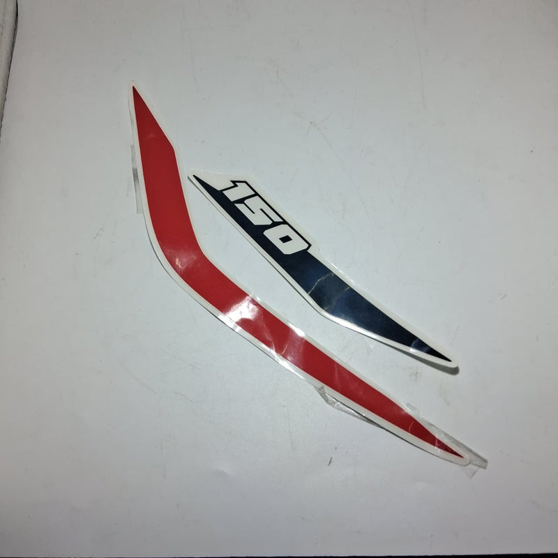 Calcomania del covertor trasero derecho blanco (TNT150)