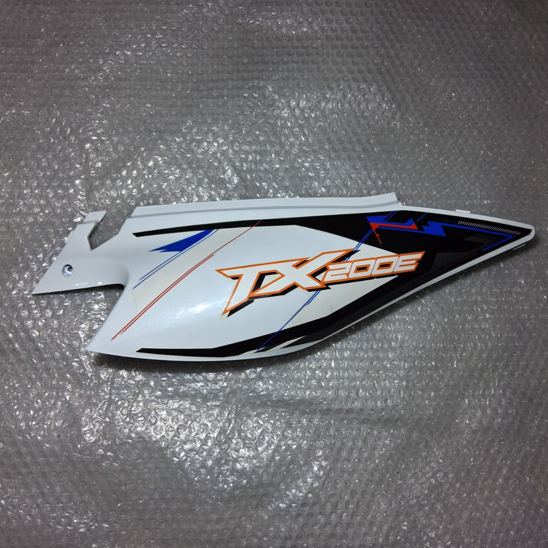 Covertor trasero lateral derecho blanco con calcomanias (TX200)