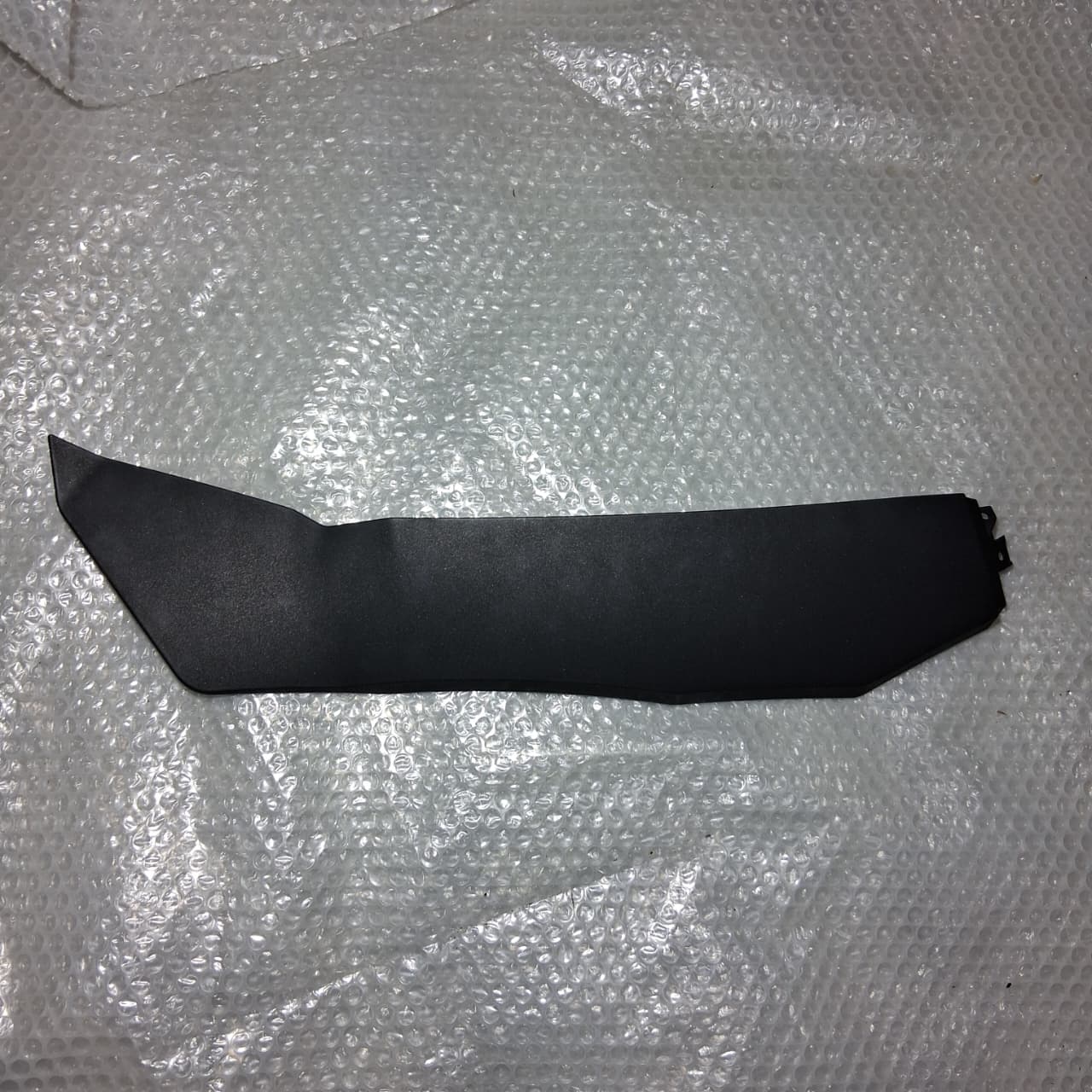 Faldon derecho negro (K-BLADE125)