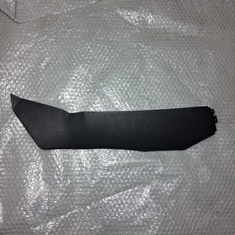 Faldon derecho negro (K-BLADE125)