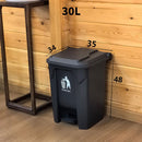 Basurero de pedal 30L. Tinaco color gris. Cesto de residuos. Papelera.