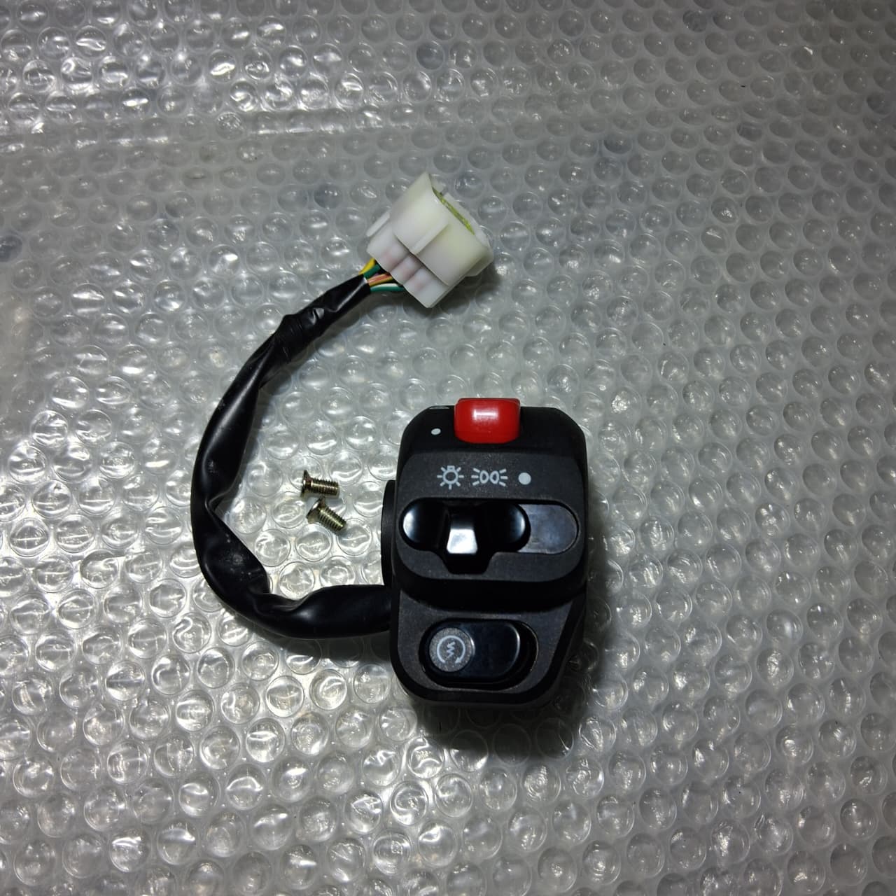 Mandos derechos con interruptor para luces (ZAFFERANO250)