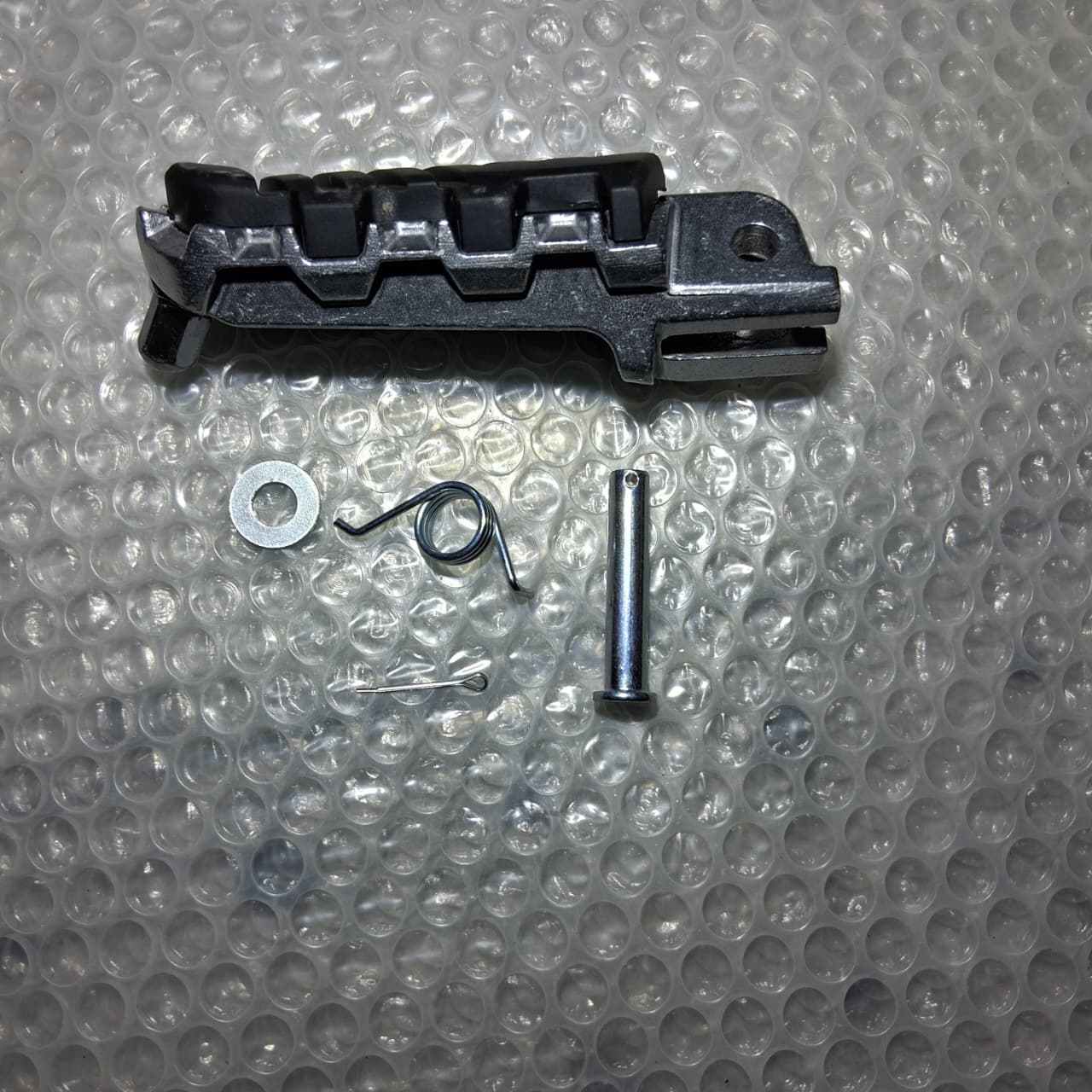 Posapies delantero derecho (LEONCINO500 / 752S)