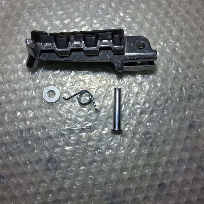 Posapies delantero derecho (LEONCINO500 / 752S)