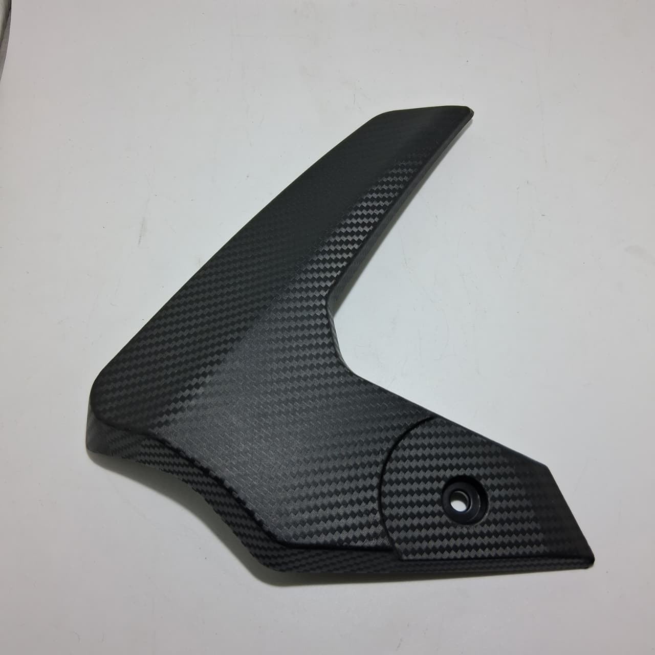 Panel decotarivo frontal izquierdo (K-BLADE125)