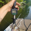 Báscula o balanza digital de gancho para pesar peces de 0 a 25 Kg / 55 Lbs