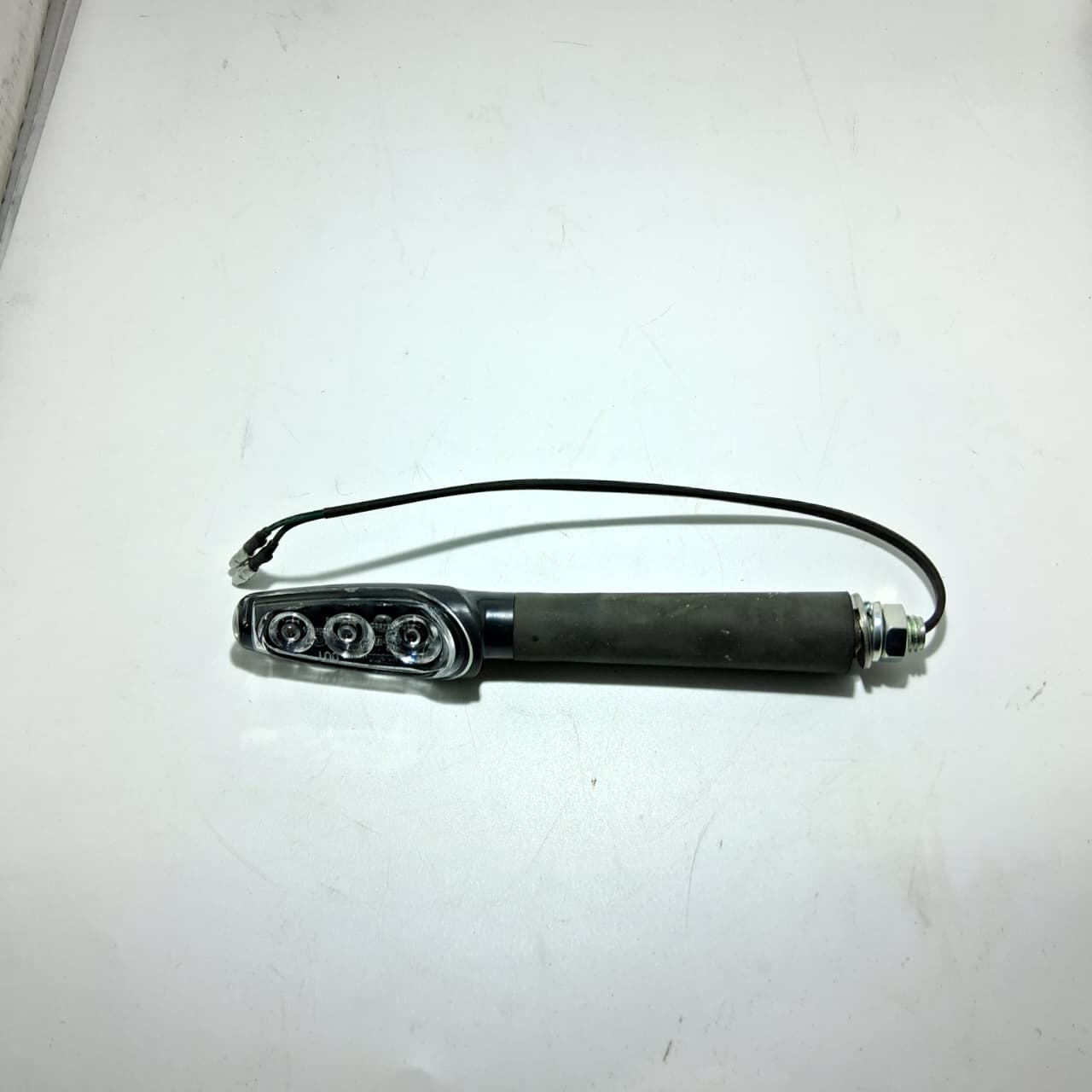 Direccional delantera izquierda (TNT135 / TRK502X / 752S)