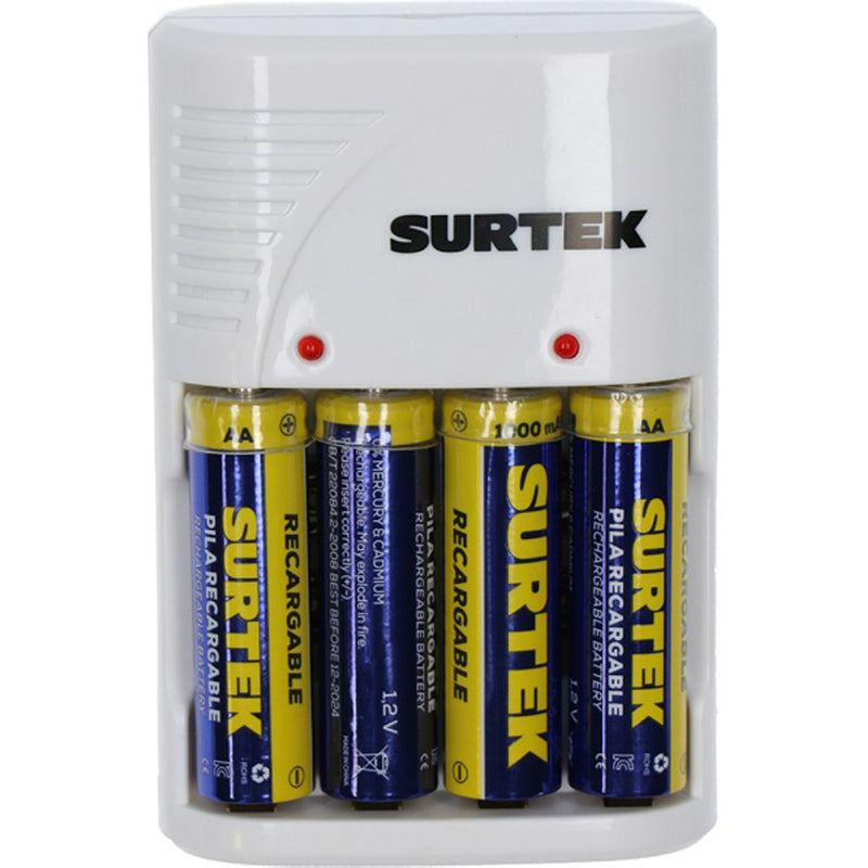 Cargador de pilas AA, AAA y 9V Surtek.