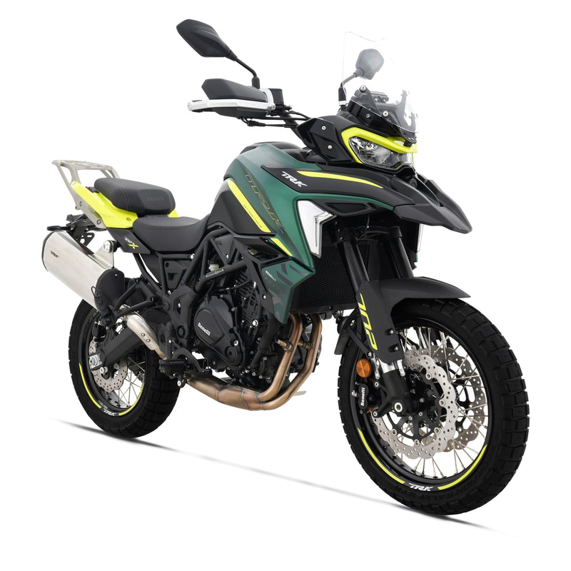 Benelli TRK702X 698cc Color Verde  Motor de 2 cilindros, 4 tiempos, 8 válvulas, refrigerado por líquido, DOHC.