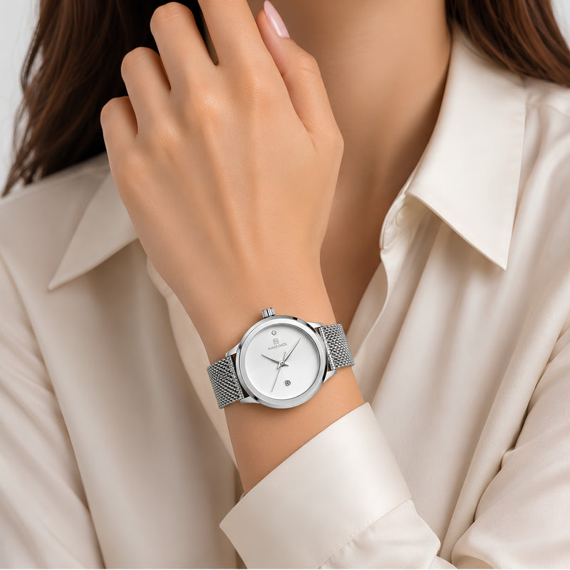 Naviforce Reloj Analógico Plateado con Esfera Blanca, Correa de Malla de Acero Inoxidable, Diámetro de 32 mm y Resistencia al Agua 3 ATM.