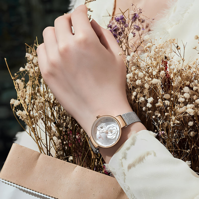 Naviforce Reloj Analógico Plateado con Esfera Blanca y Detalles Rose Gold, Correa de Malla de Acero Inoxidable, Diámetro de 32 mm y Resistencia al Agua 3 ATM.