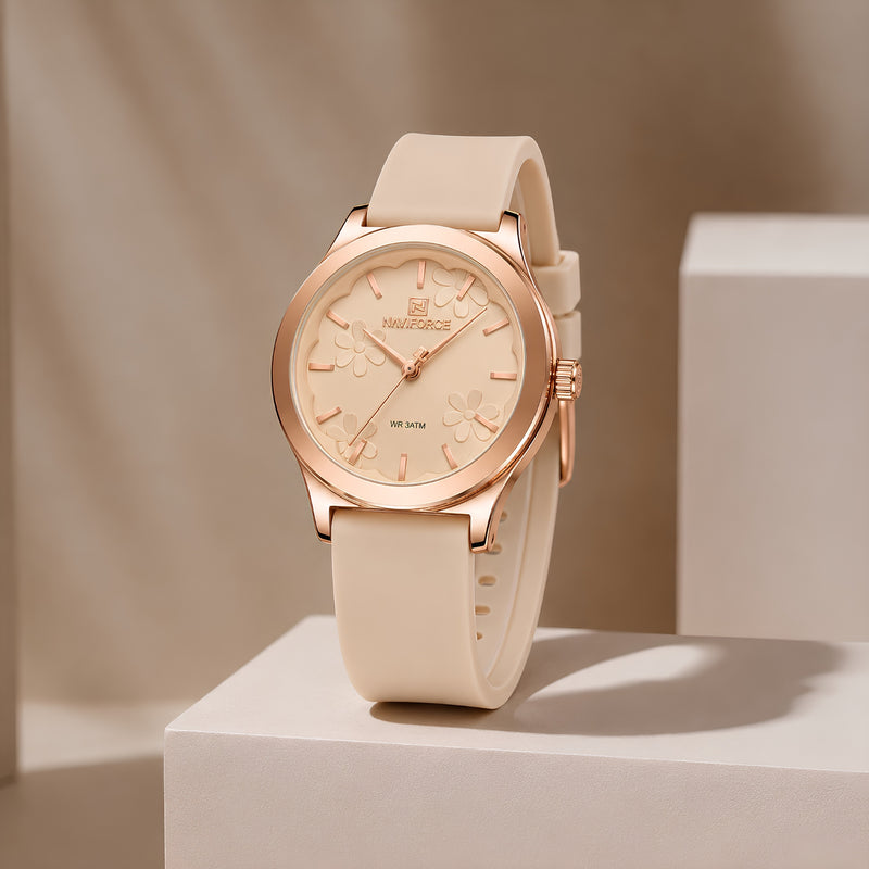 Naviforce Reloj Analógico Beige con Detalles Rose Gold y Correa de Silicona, Diámetro de 36 mm, Cristal Mineral Endurecido y Resistencia al Agua 3 ATM.