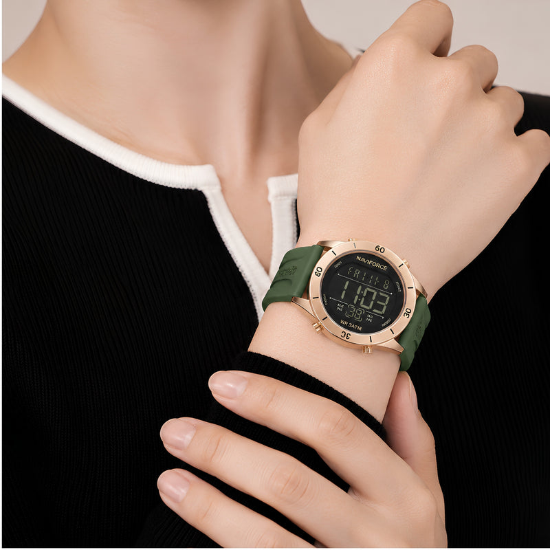 Naviforce Reloj Digital Verde con Detalles Rose Gold y Correa de Silicona, Diámetro de 36 mm, Cristal Mineral Endurecido y Resistencia al Agua 3 ATM.