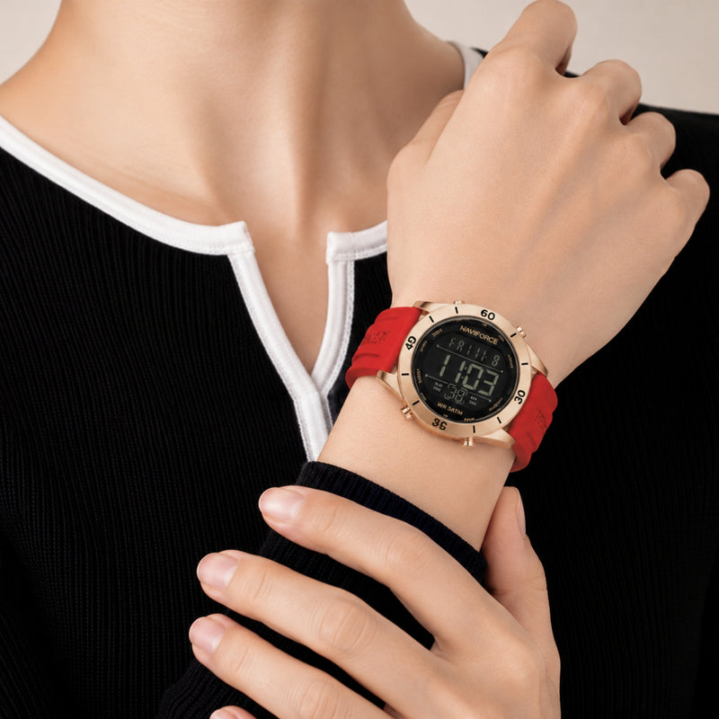 Naviforce Reloj Digital Rojo con Detalles Rose Gold y Correa de Silicona, Diámetro de 36 mm, Cristal Mineral Endurecido y Resistencia al Agua 3 ATM.