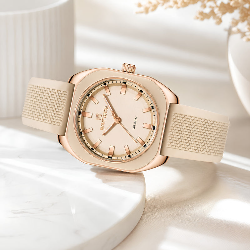Naviforce Reloj Analógico Beige con Detalles Rose Gold y Correa de Silicona, Diámetro de 33 mm, Cristal Mineral Endurecido y Resistencia al Agua 3 ATM.