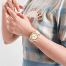 Naviforce Reloj Analógico Beige con Detalles Rose Gold y Correa de Silicona, Diámetro de 33 mm, Cristal Mineral Endurecido y Resistencia al Agua 3 ATM.