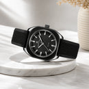 Naviforce Reloj Analógico Negro con Detalles Plateados y Correa de Silicona, Diámetro de 33 mm, Cristal Mineral Endurecido y Resistencia al Agua 3 ATM.