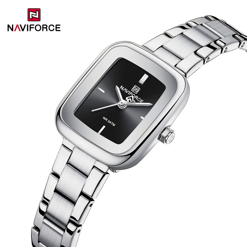 Naviforce Reloj Analógico Plateado con Esfera Negra y Correa de Acero Inoxidable, Diámetro de 26 mm, Cristal Mineral Endurecido y Resistencia al Agua 3 ATM.