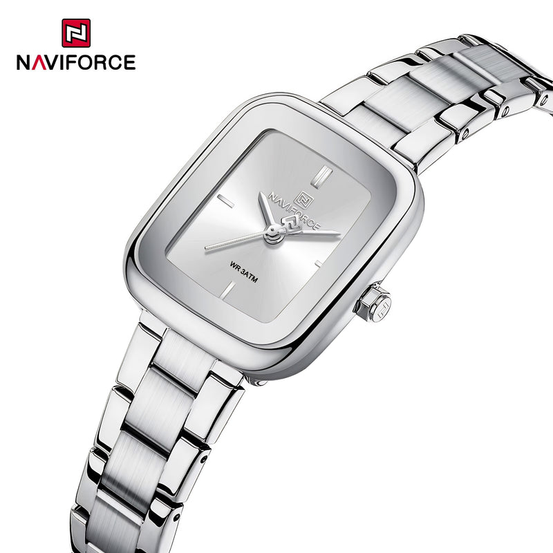 Naviforce Reloj Analógico Plateado con Acero Inoxidable, Diámetro de 26 mm, Cristal Mineral Endurecido y Resistencia al Agua 3 ATM.