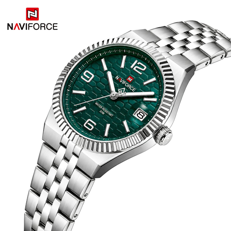 Naviforce Reloj Analógico Plateado con Esfera Verde y Correa de Acero Inoxidable, Diámetro de 35 mm, Cristal Mineral Endurecido, Calendario y Resistencia al Agua 3 ATM.