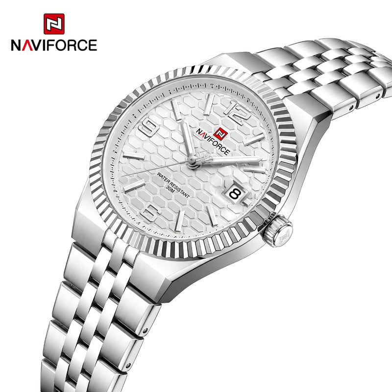 Naviforce Reloj Analógico Plateado con Esfera Blanca y Correa de Acero Inoxidable, Diámetro de 35 mm, Cristal Mineral Endurecido, Calendario y Resistencia al Agua 3 ATM.