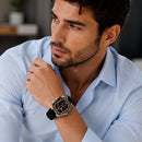 Naviforce Reloj Cronógrafo Negro con Detalles Rose Gold, Correa de Silicona Negra, Diámetro de 47 mm, Cristal Acrílico HD y Resistencia al Agua 5 ATM.