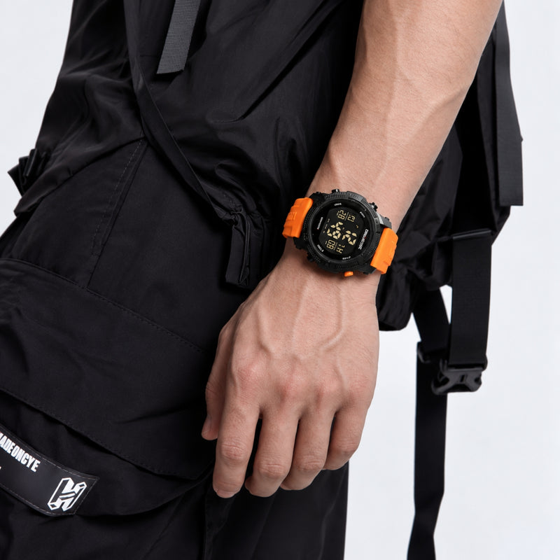 Naviforce Reloj Digital Naranja con Detalles Negros, Correa de Silicona, Diámetro de 45 mm, Cristal Acrílico HD y Resistencia al Agua 5 ATM.